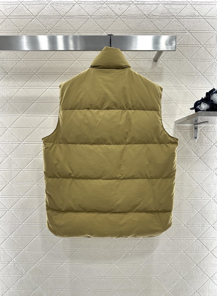 Жилетка женская фото 2