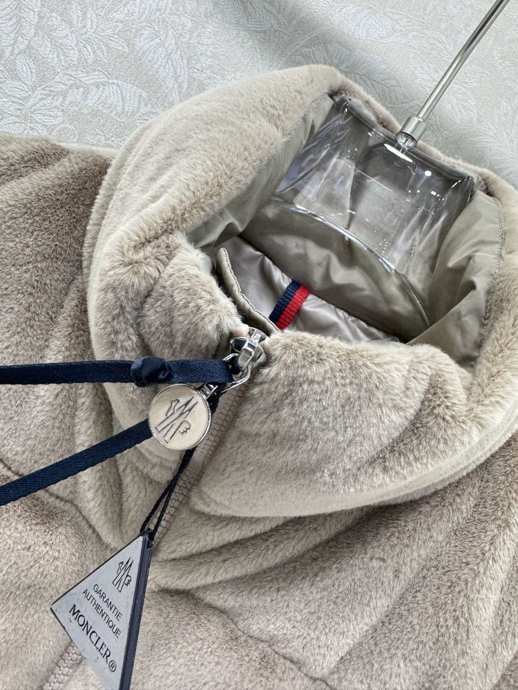 Vest women's фото 2