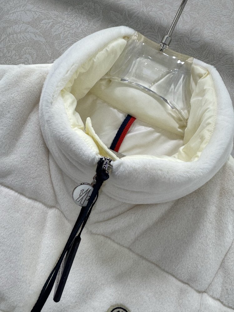 Жилетка женская фото 2