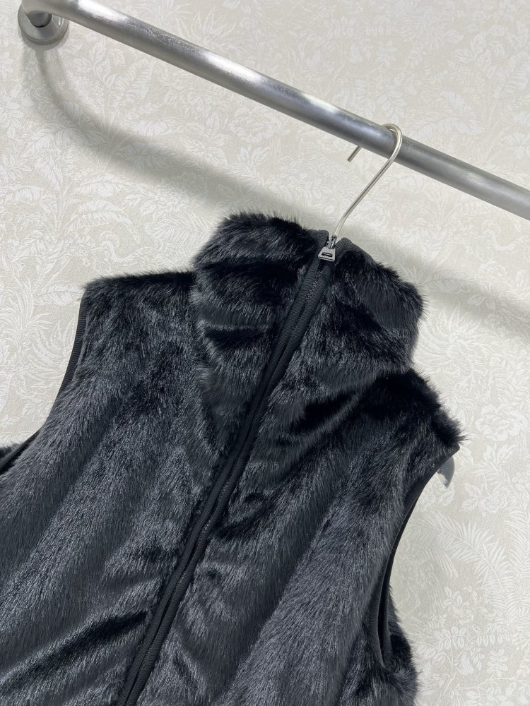 Жилетка жіноча фото 2