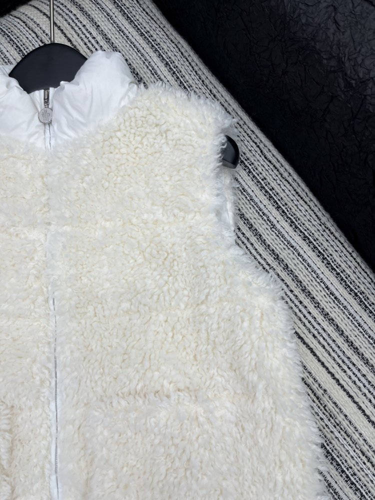 Vest women's фото 3