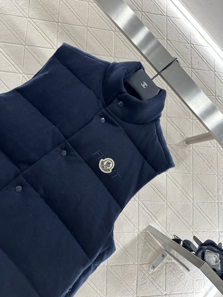 Vest women's фото 3