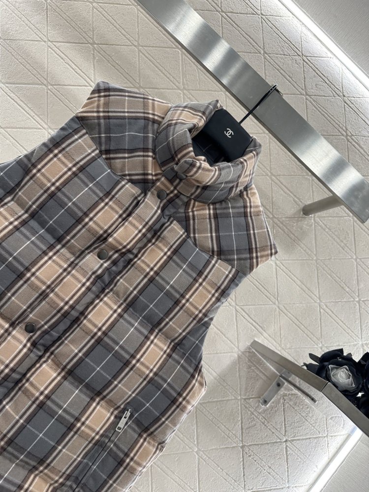 Жилетка жіноча фото 3