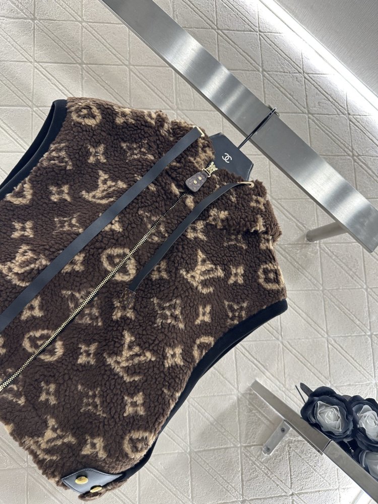 Жилетка женская фото 3