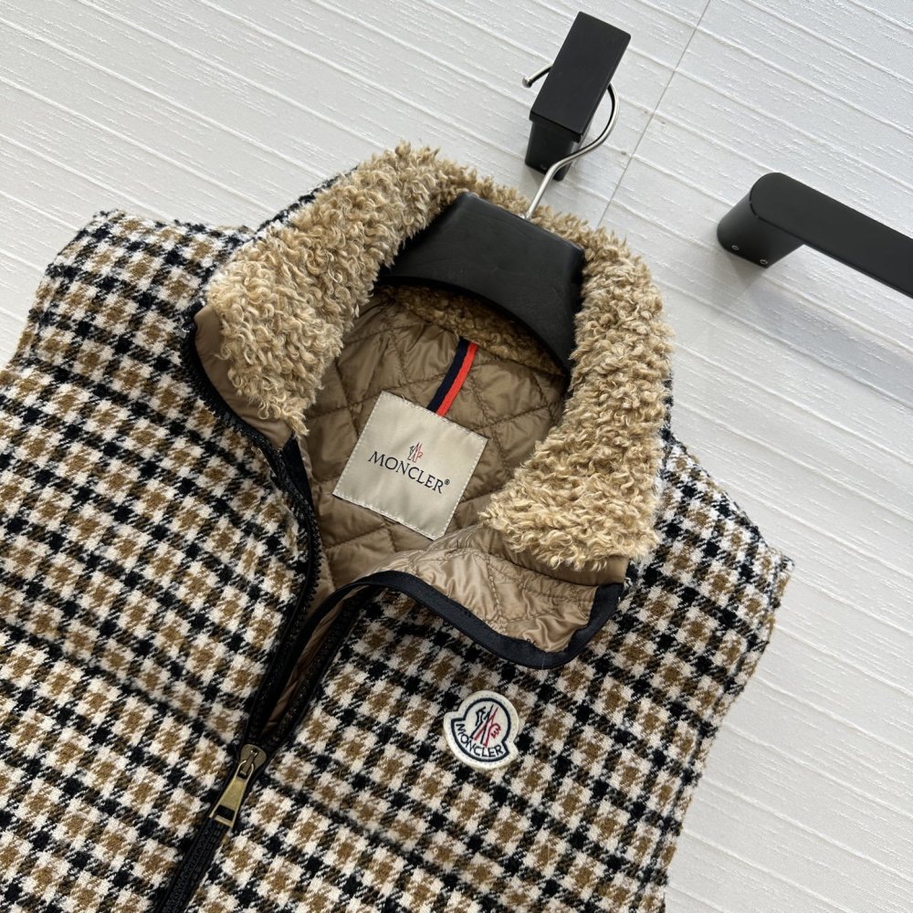 Vest women's фото 3