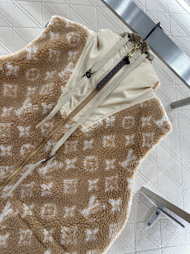 Жилетка женская фото 3