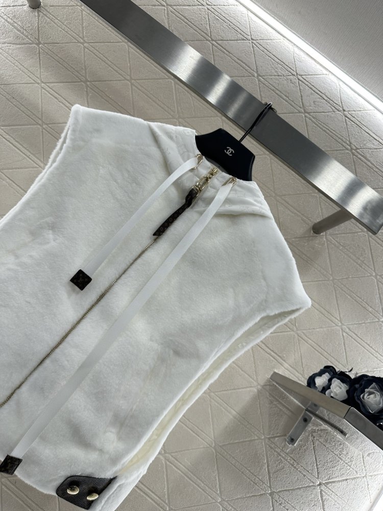 Жилетка женская фото 3