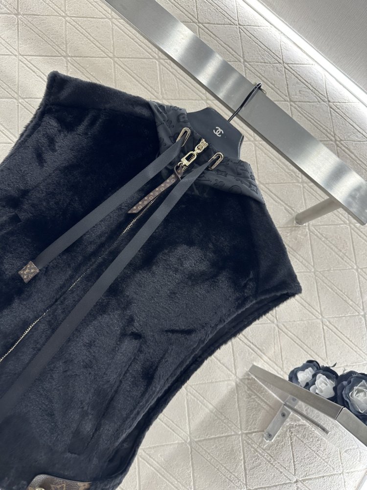 Жилетка женская фото 3