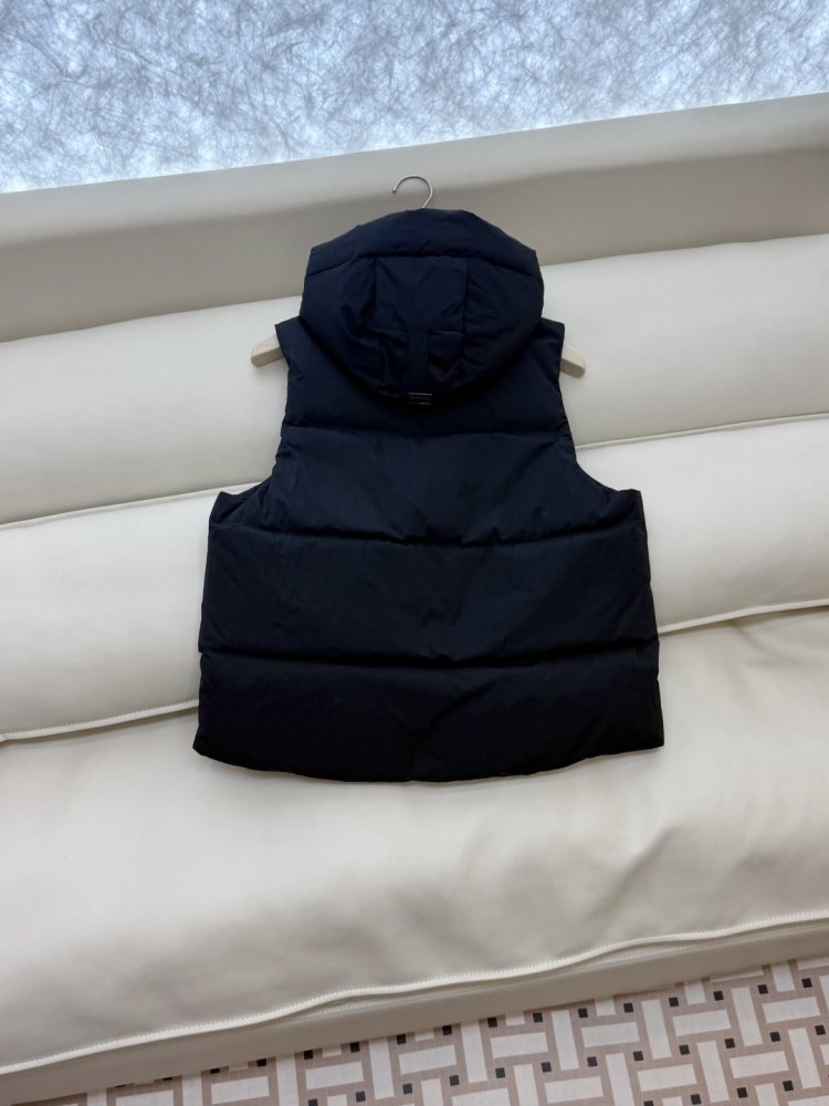 Жилетка женская фото 4