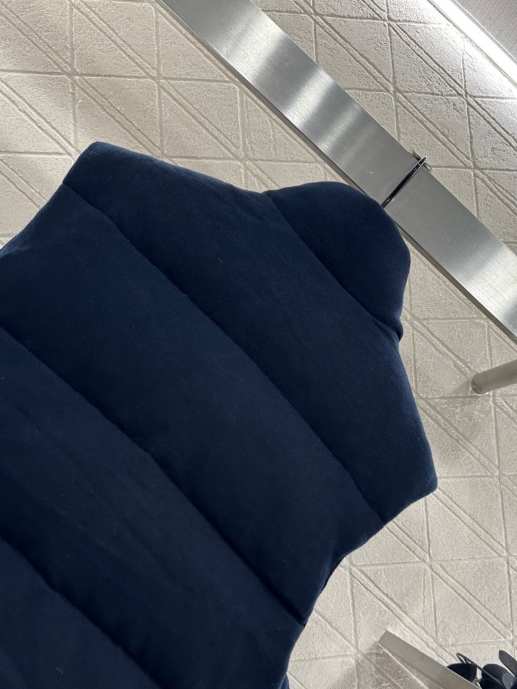 Vest women's фото 4