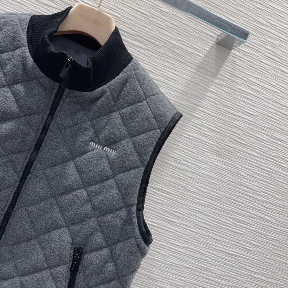 Vest women's фото 4