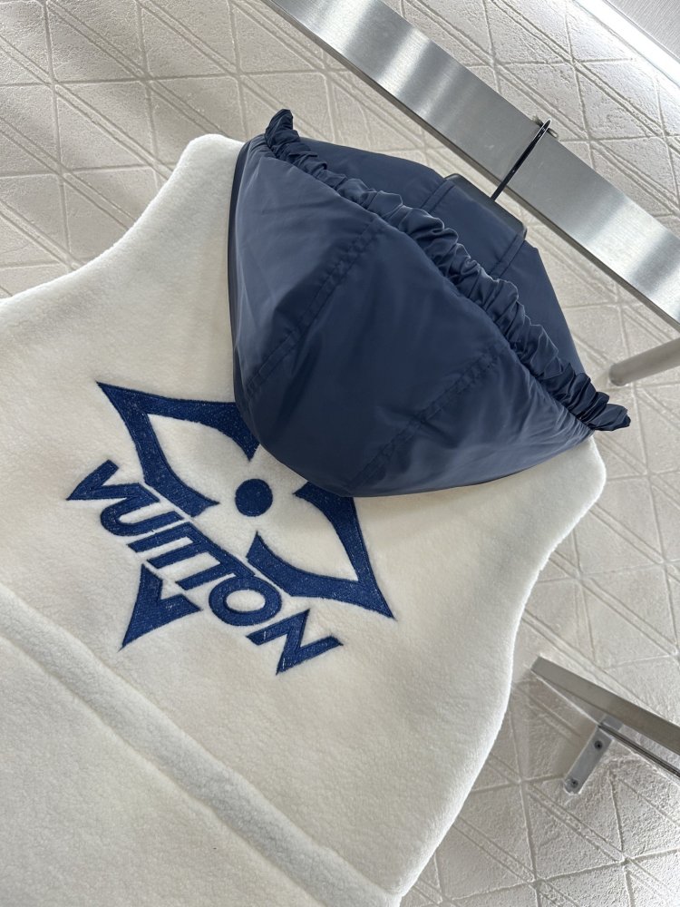 Жилетка женская фото 4