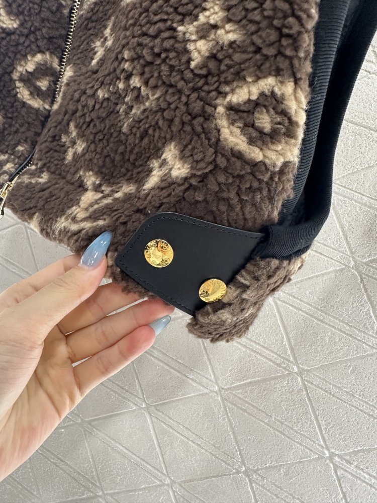 Жилетка женская фото 5