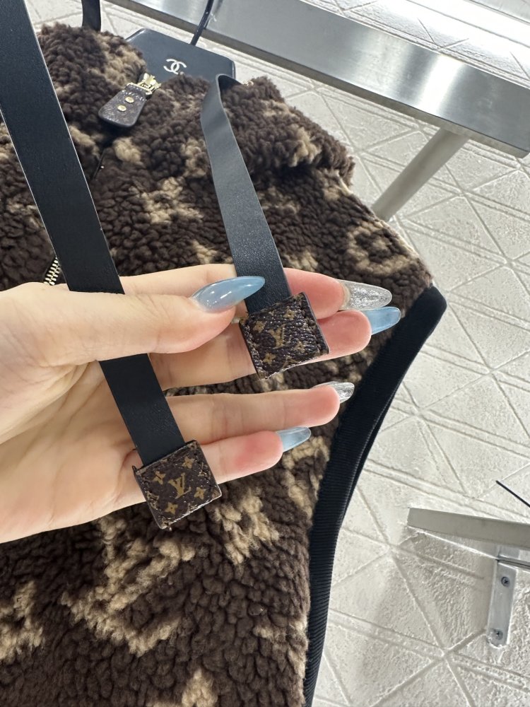 Жилетка женская фото 6