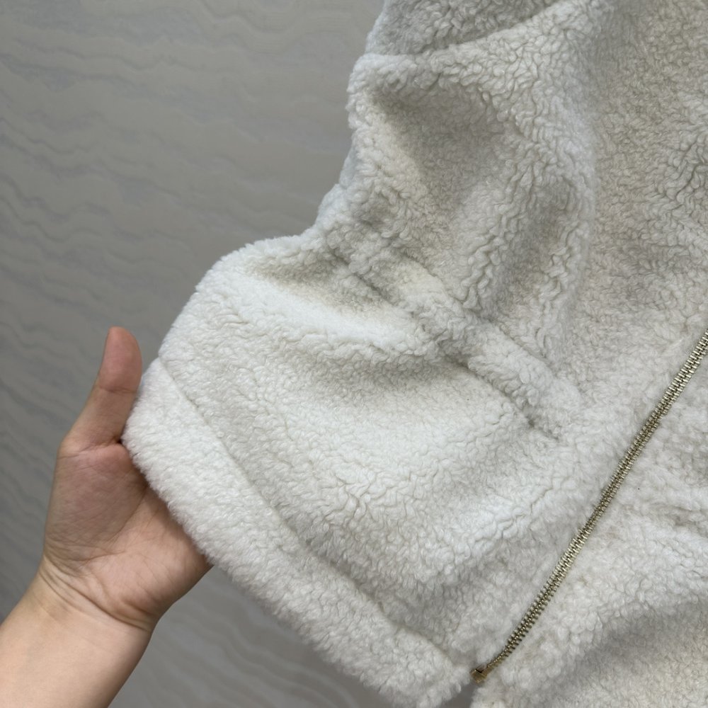 Жилетка жіноча фото 6