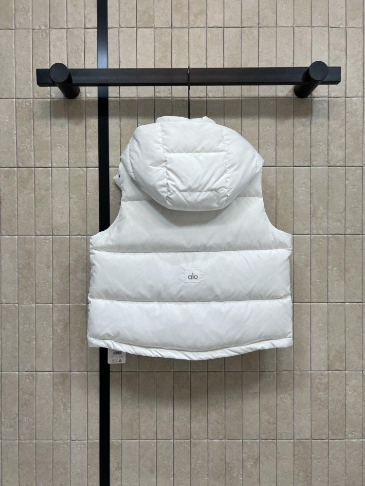 Жилетка женская фото 6