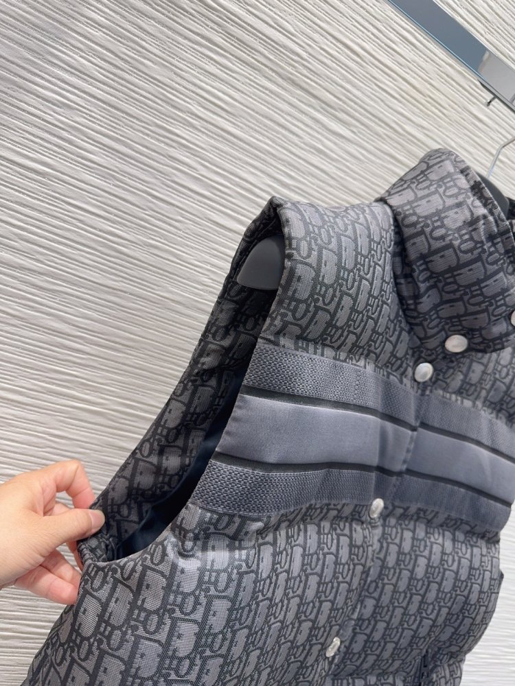 Жилетка женская фото 6