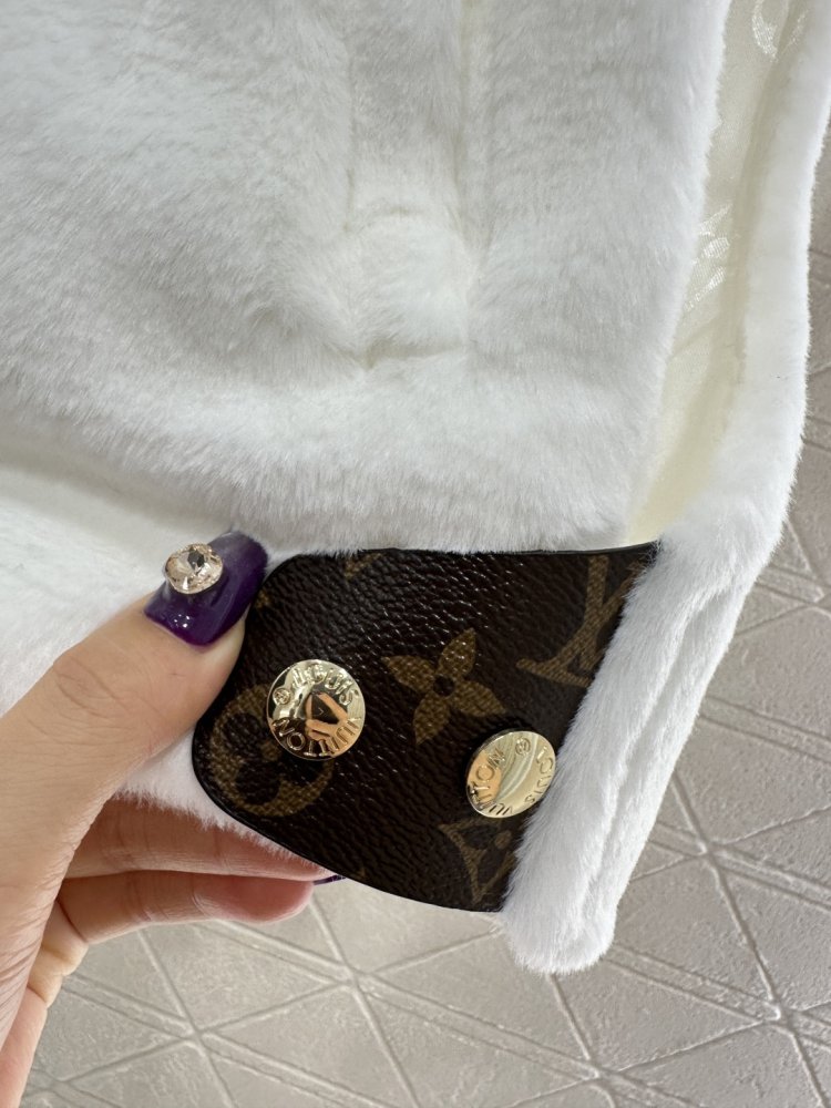 Жилетка женская фото 6