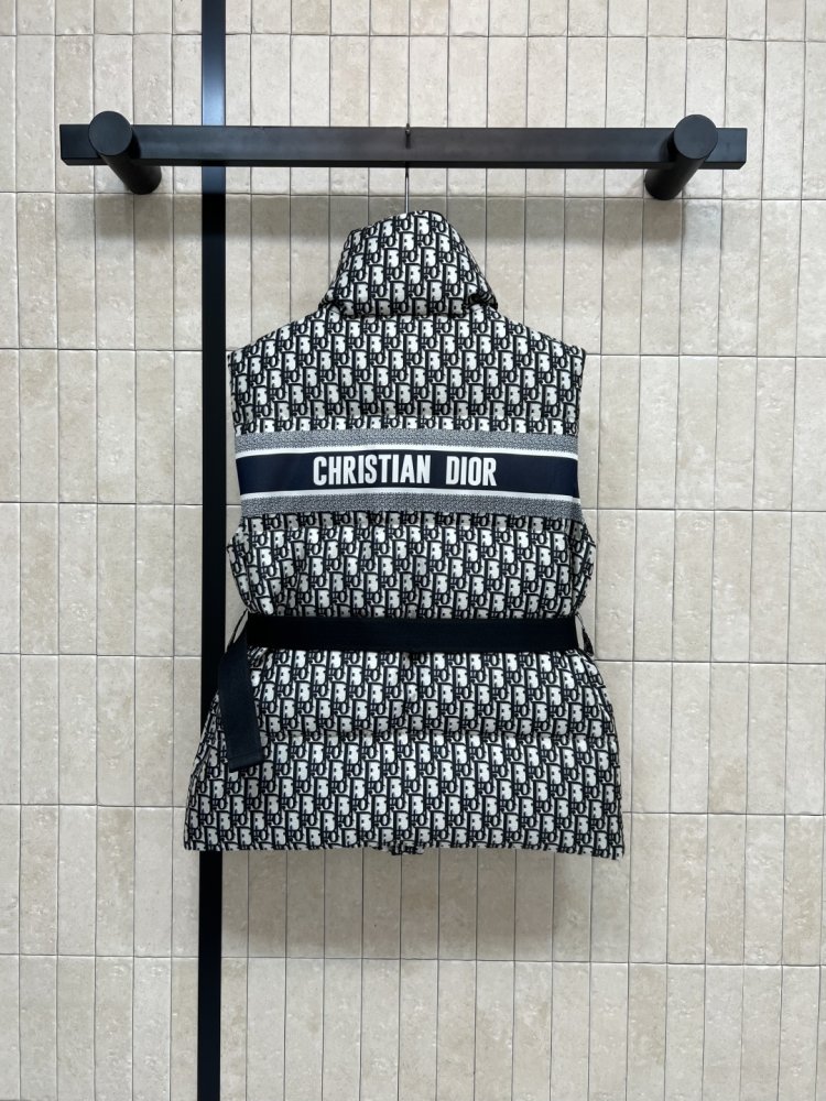 Жилетка женская фото 7