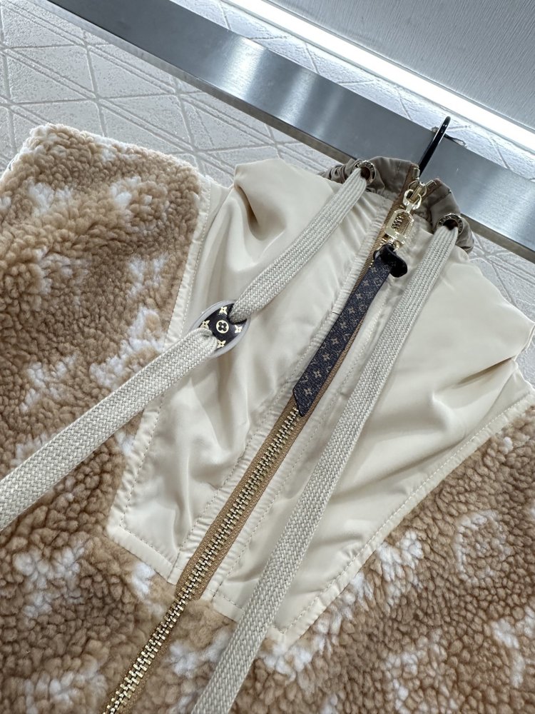 Жилетка женская фото 7