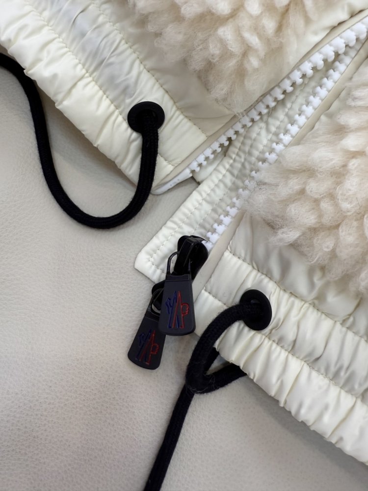 Жилетка жіноча фото 8