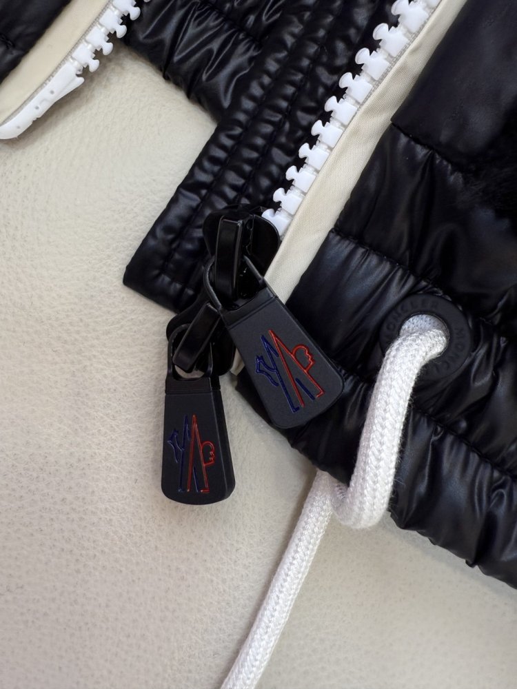 Жилетка жіноча фото 8