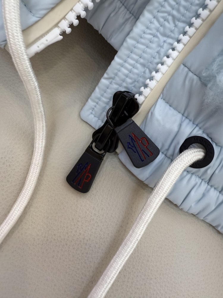 Жилетка женская фото 8