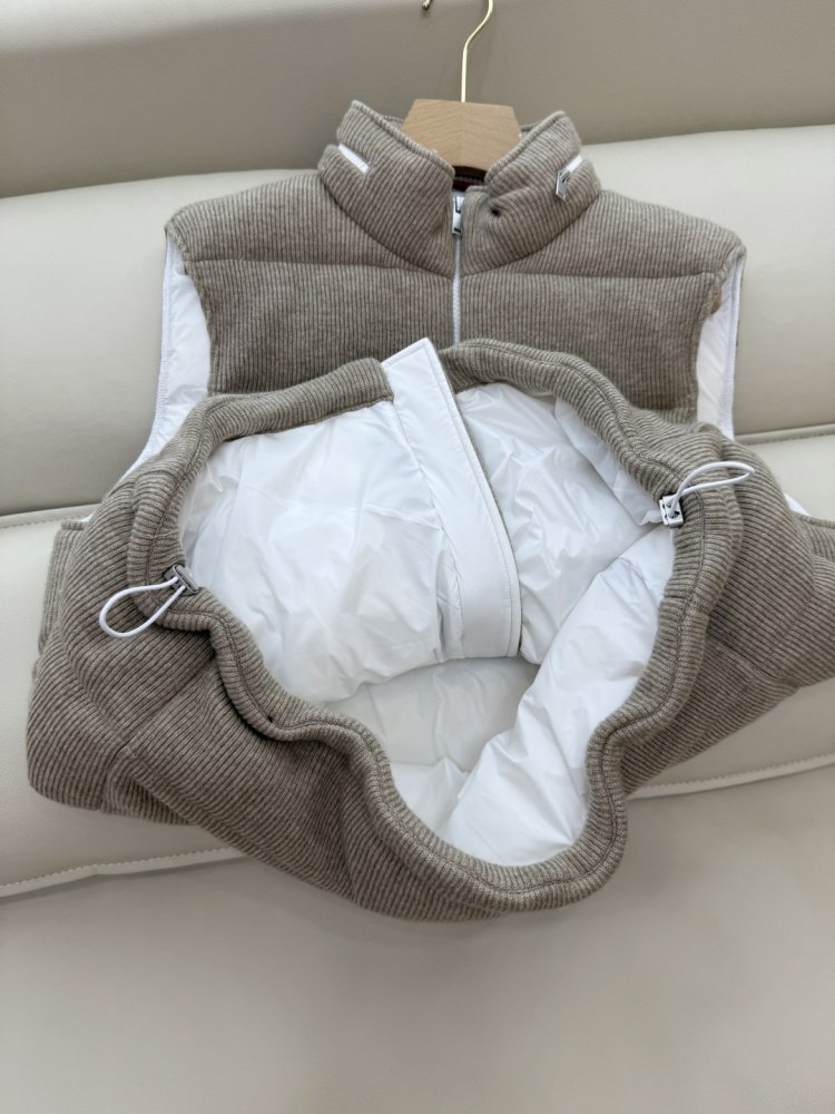 Жилетка женская фото 8