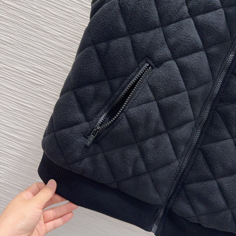 Жилетка женская фото 8