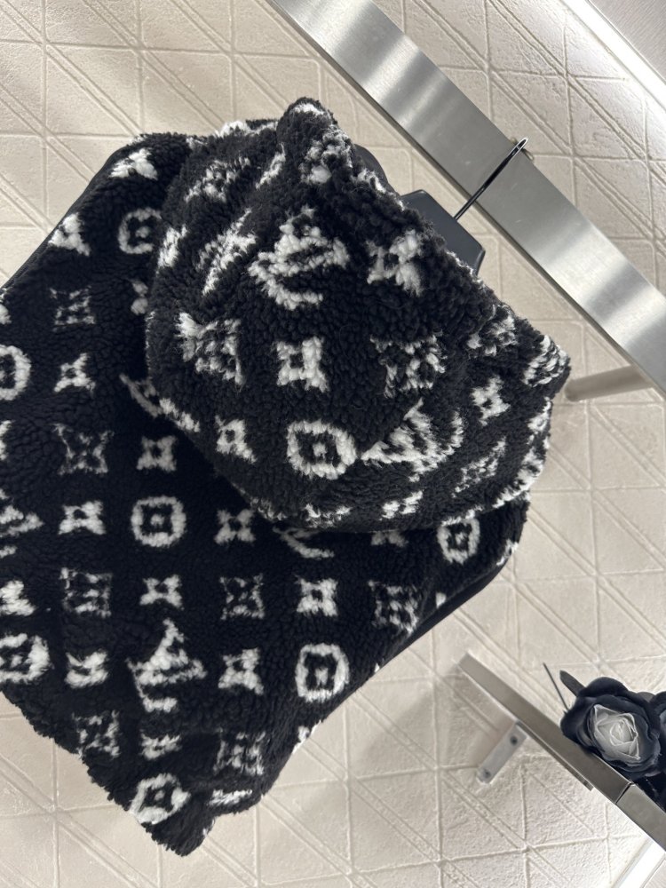 Жилетка женская фото 8