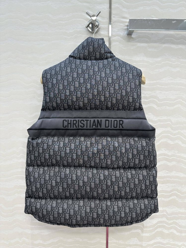 Жилетка женская фото 8