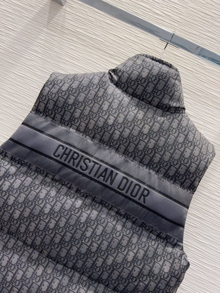 Жилетка женская фото 8