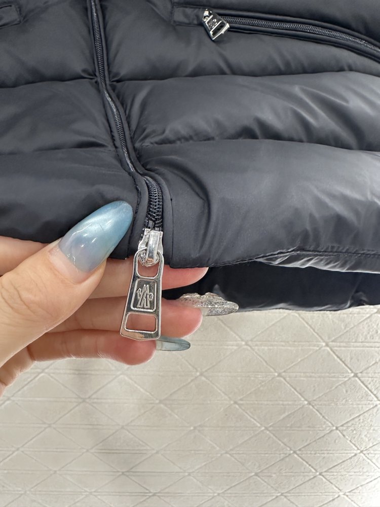 Жилетка женская фото 8