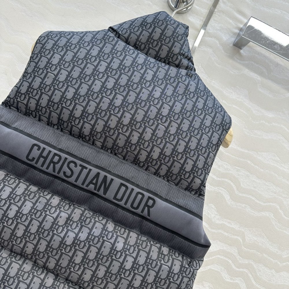 Жилетка женская фото 9