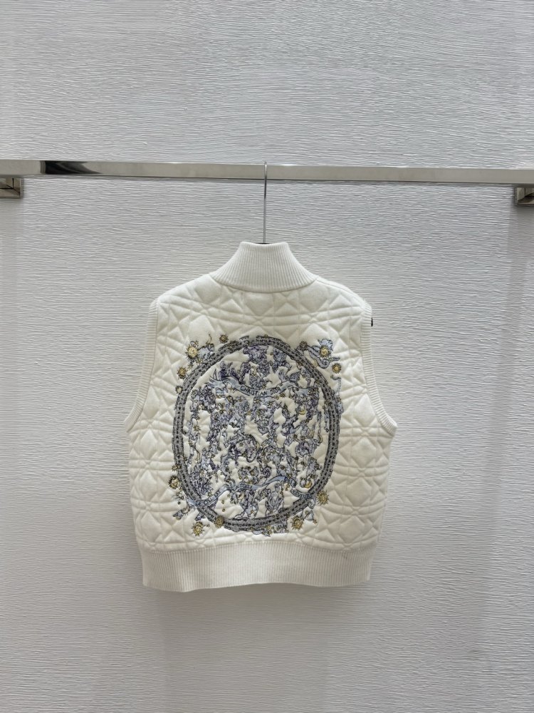 Жилетка фото 2