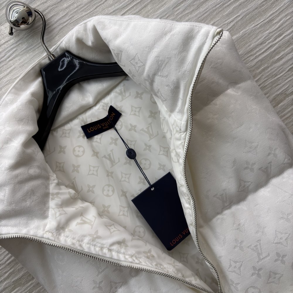 Жилетка фото 3