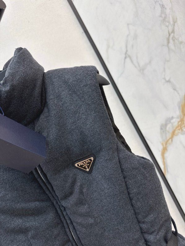 Жилетка фото 3