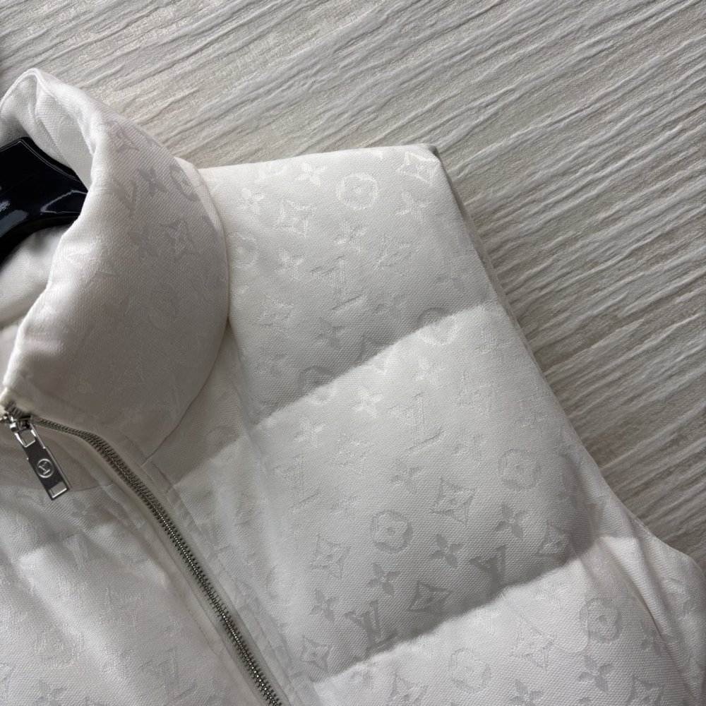 Жилетка фото 4