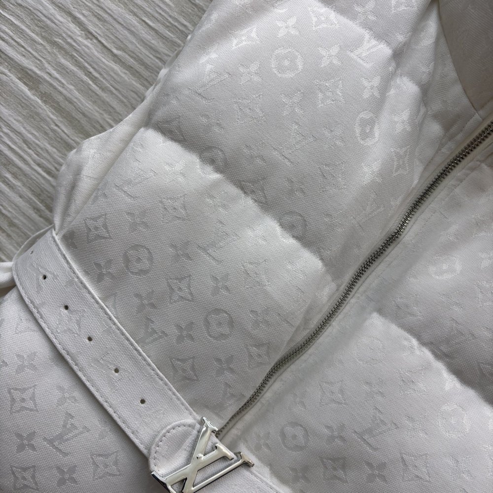 Жилетка фото 5