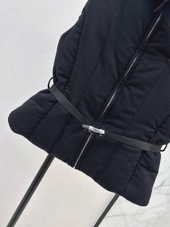 Жилетка фото 5