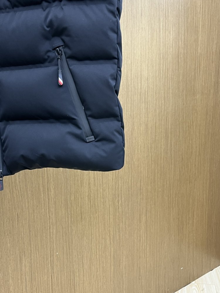 Жилетка фото 5