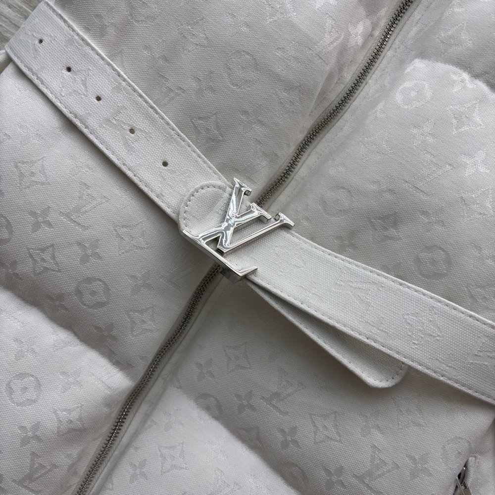 Жилетка фото 6