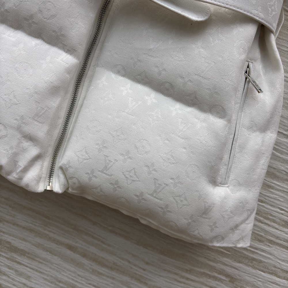 Жилетка фото 7