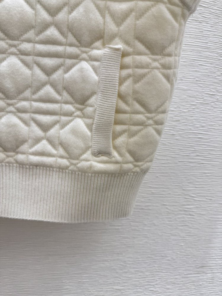 Жилетка фото 7