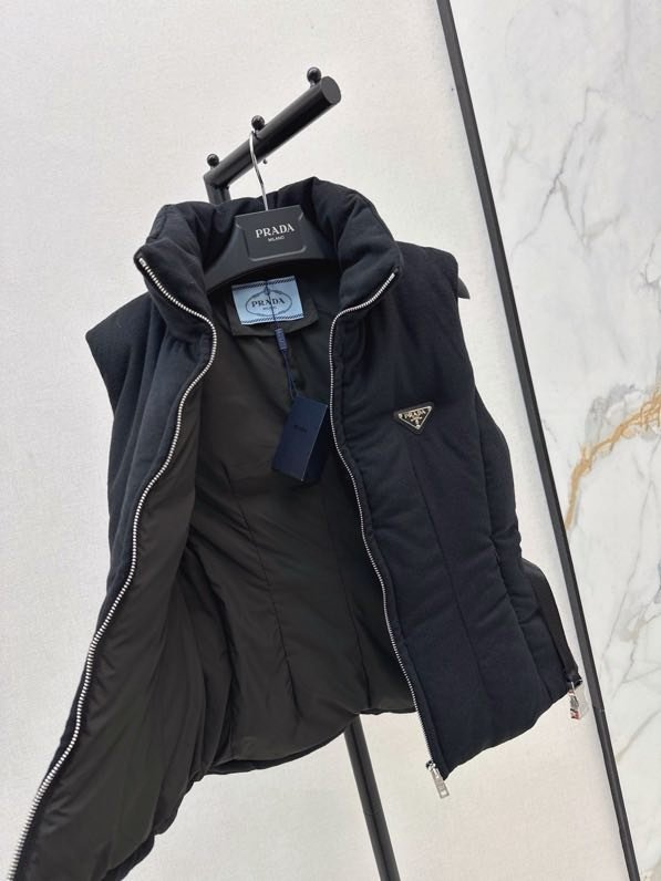 Жилетка фото 7