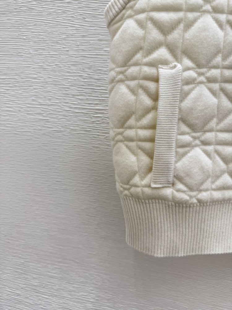 Жилетка фото 8