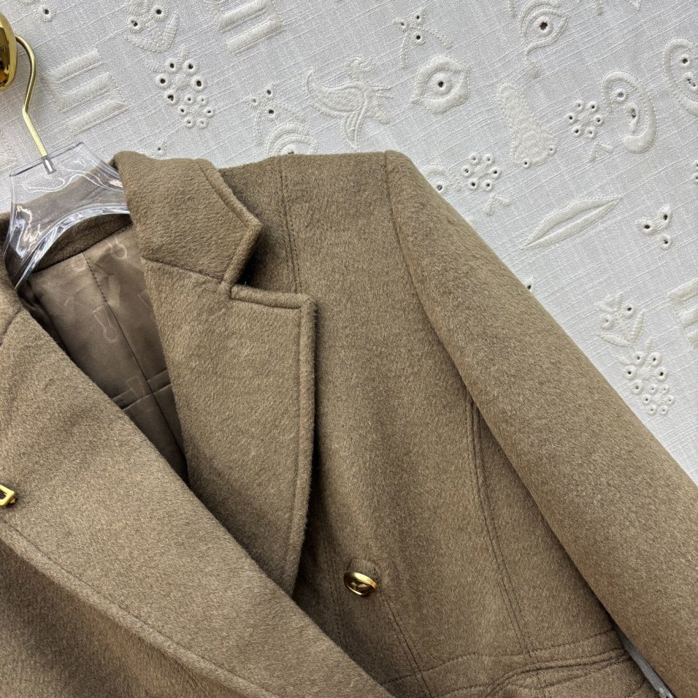 Зимнее шерстяное пальто оливково зелёного цвета фото 5