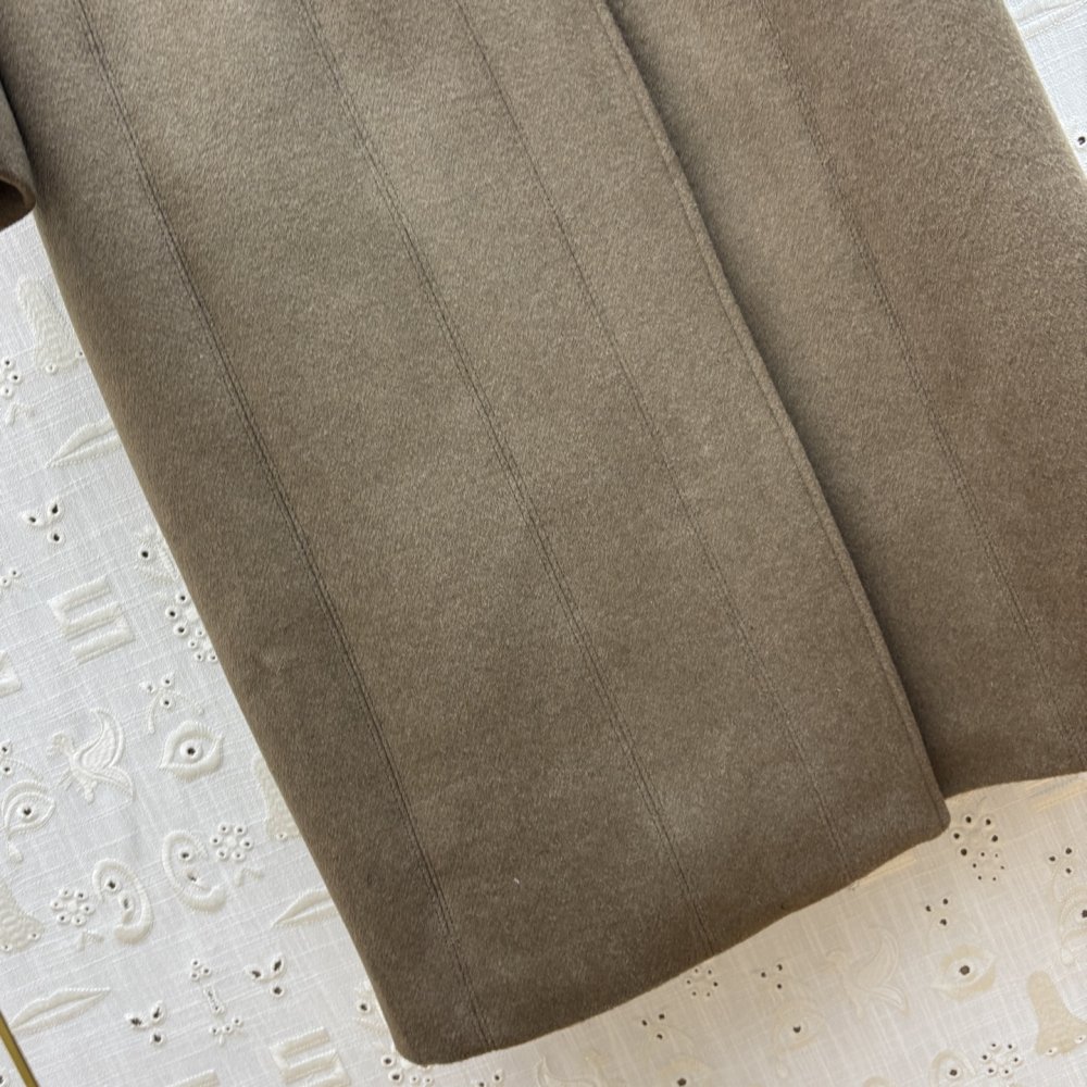 Зимнее шерстяное пальто оливково зелёного цвета фото 7