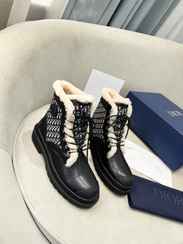 Зимние женские ботинки на меху