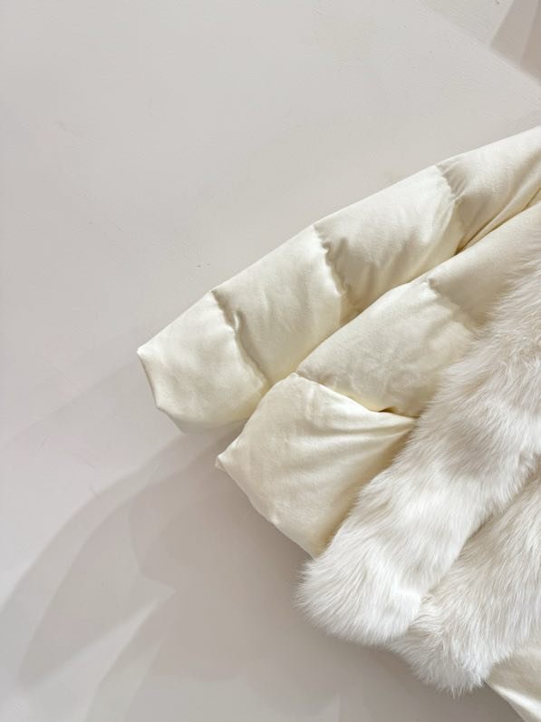 Зимняя куртка пуховик с мехом лисы фото 2